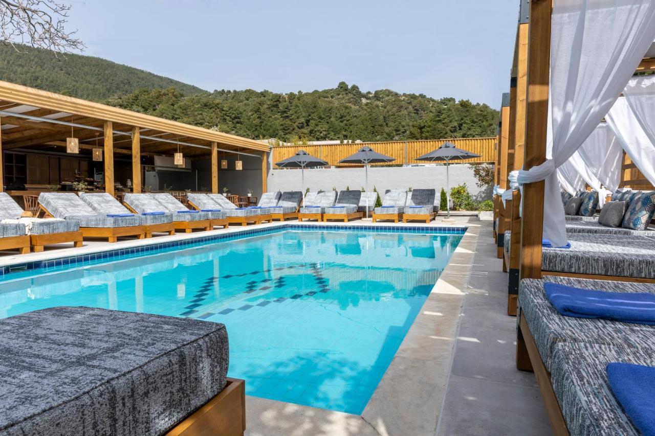 Theros, Philian And Hotel *