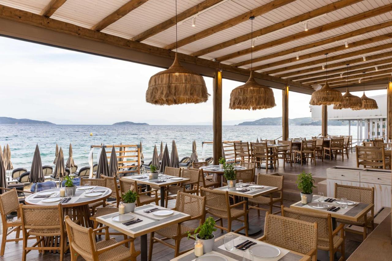 Theros, Philian And Hotel Skiathos-stad
